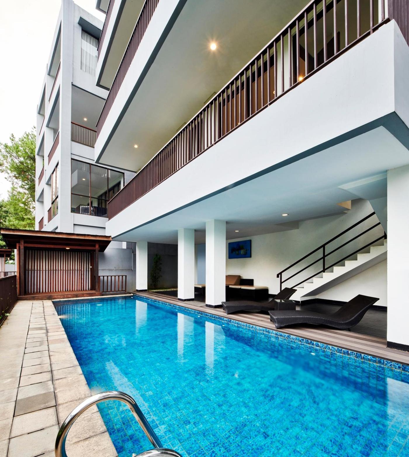 Villa Chamomile Hill View 6 Bedrooms With A Private Swimming Pool Bandung